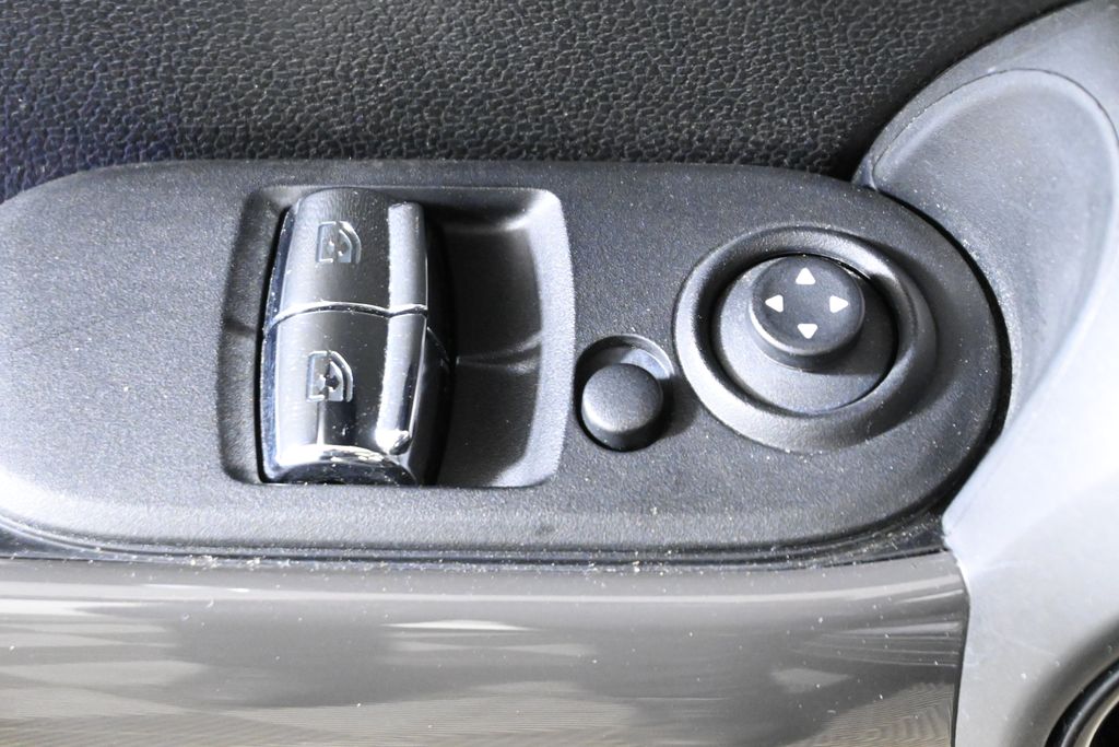 Thumbnail: 2016 MINI Cooper - 28