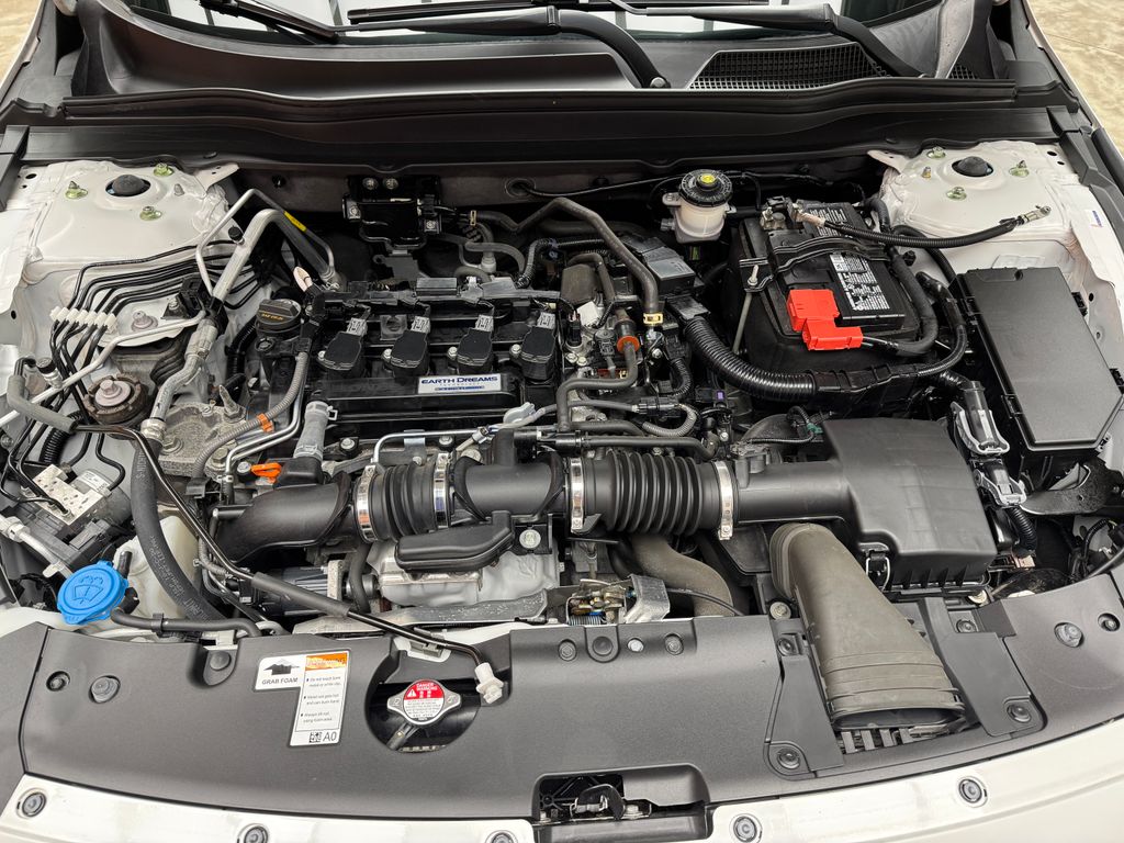 Used 2020 White Honda LX image 28