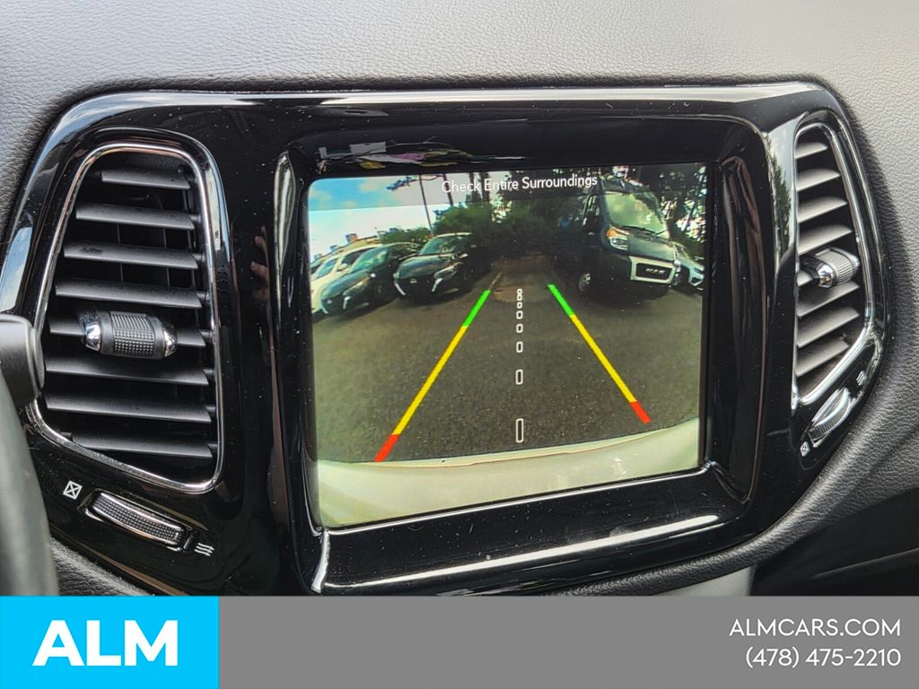 Used 2018 White Jeep Limited image 22
