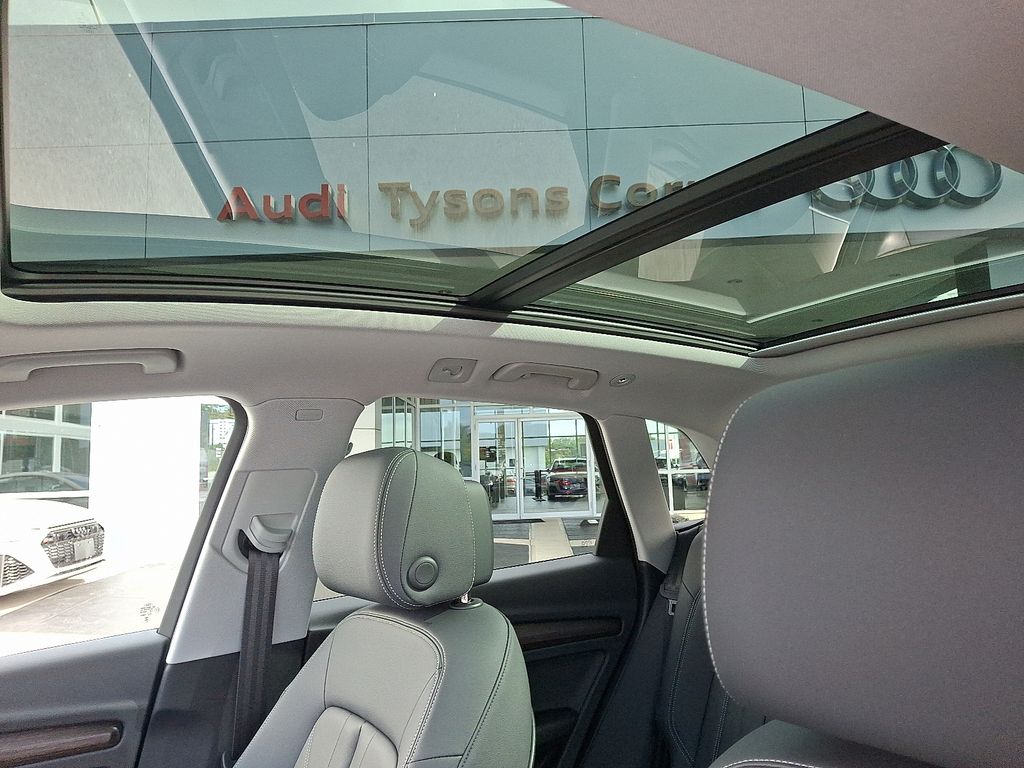 Thumbnail: 2025 Audi Q5 - 14