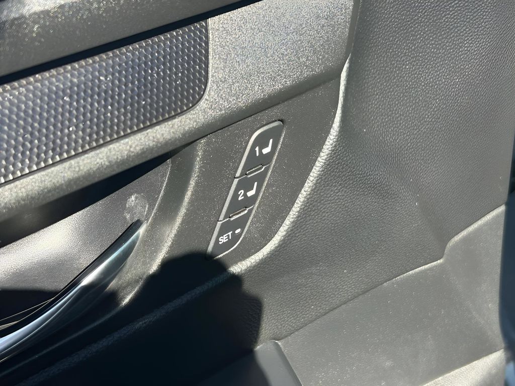 Certified Used 2025 Gray Honda Sport-L image 14
