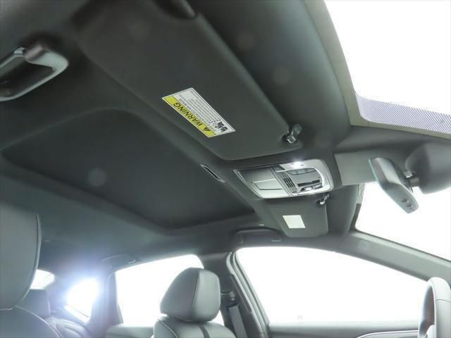 Thumbnail: 2025 Acura TLX - 18