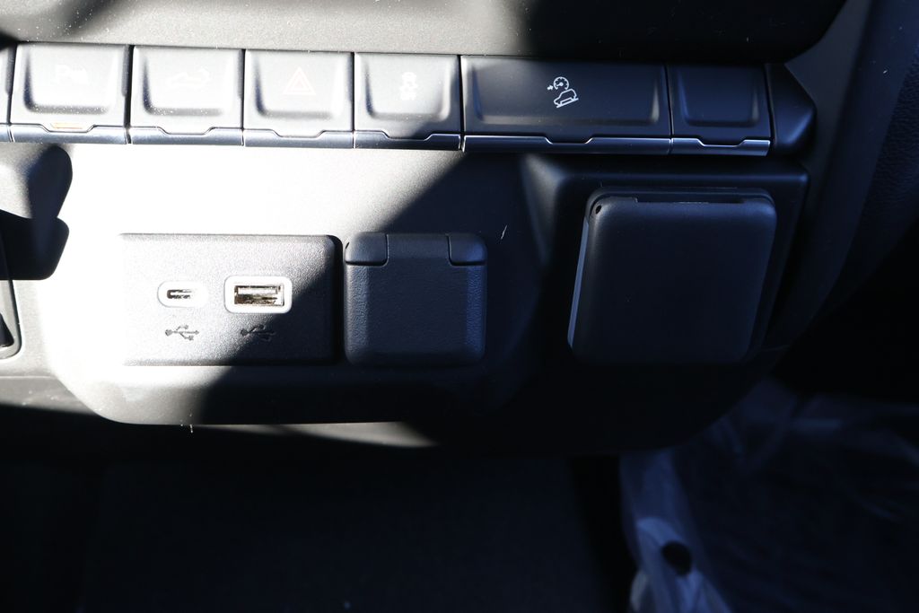 Thumbnail: 2026 Chevrolet Silverado 2500 - 28