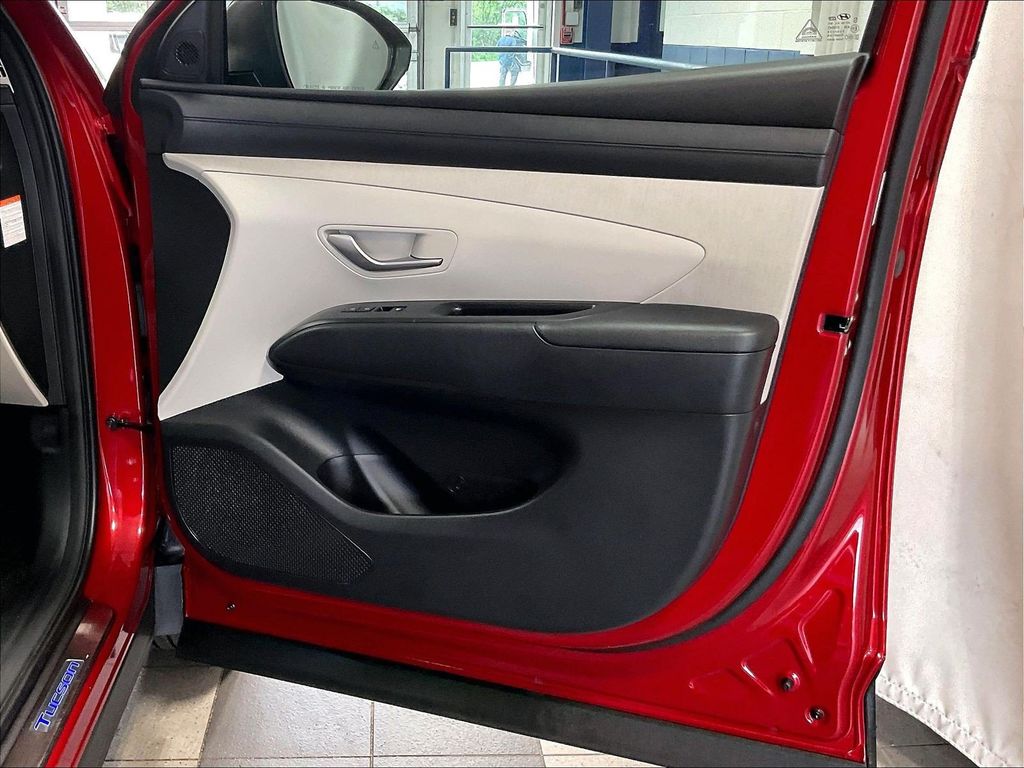 2025 Hyundai Tucson Hybrid — photo 12