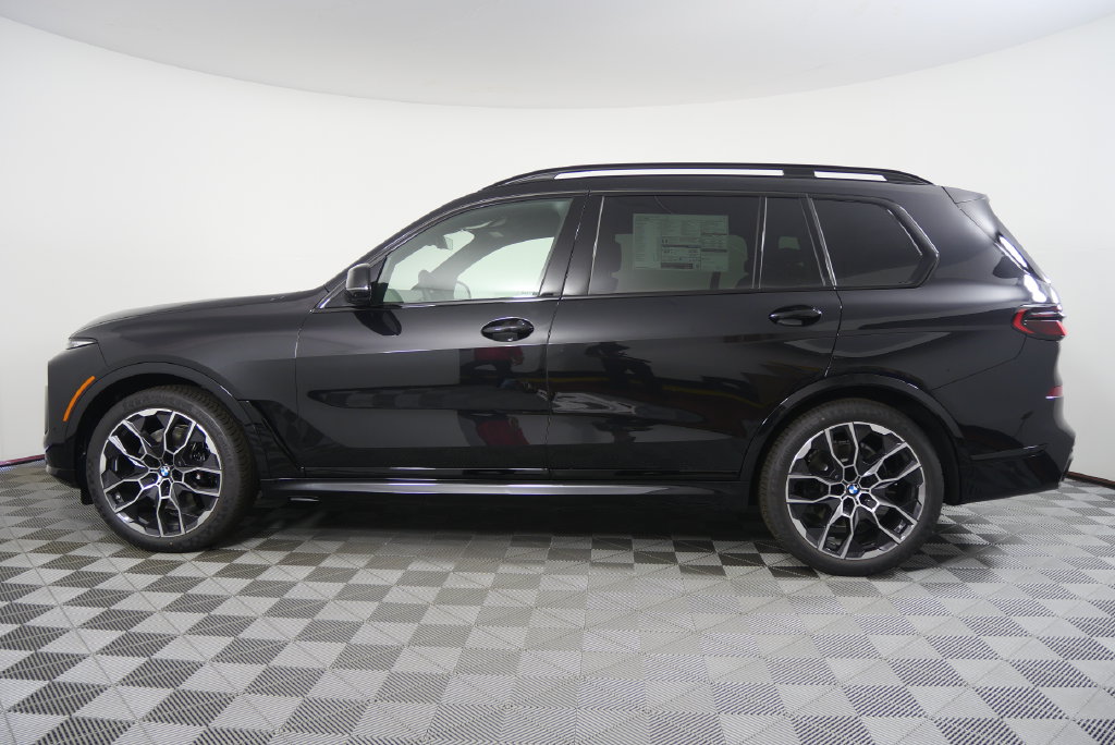 Thumbnail: 2027 BMW X7 - 2
