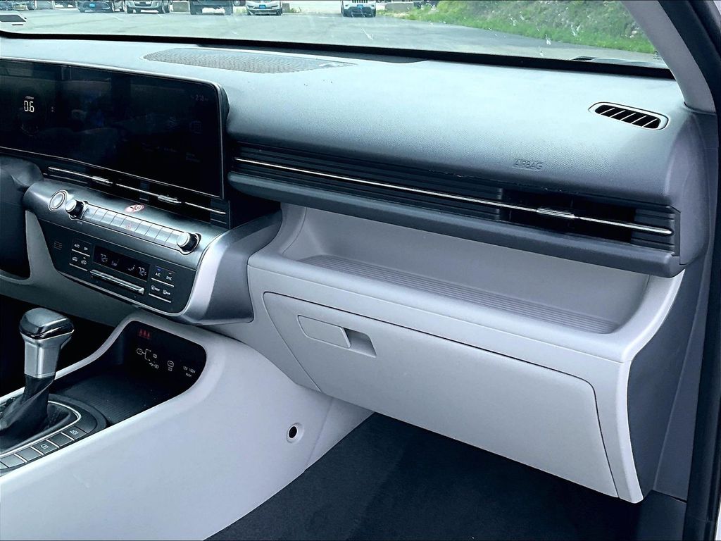 2025 Hyundai Kona — photo 13