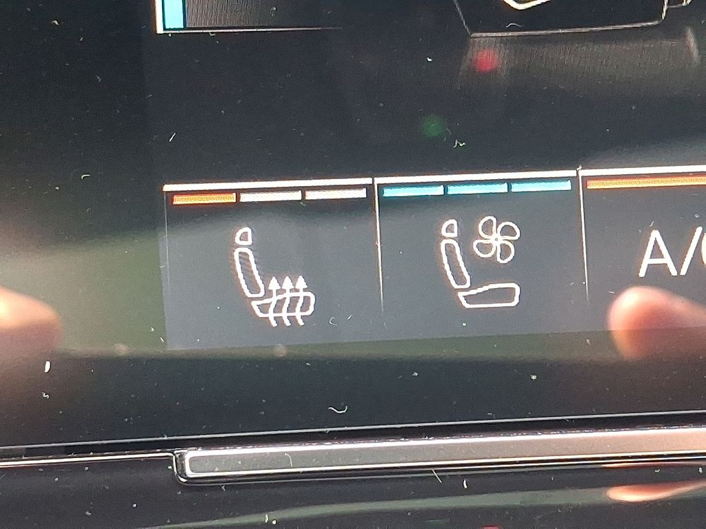 Thumbnail: 2021 Audi RS 6 - 24