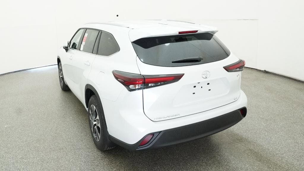Thumbnail: 2025 Toyota Highlander - 21