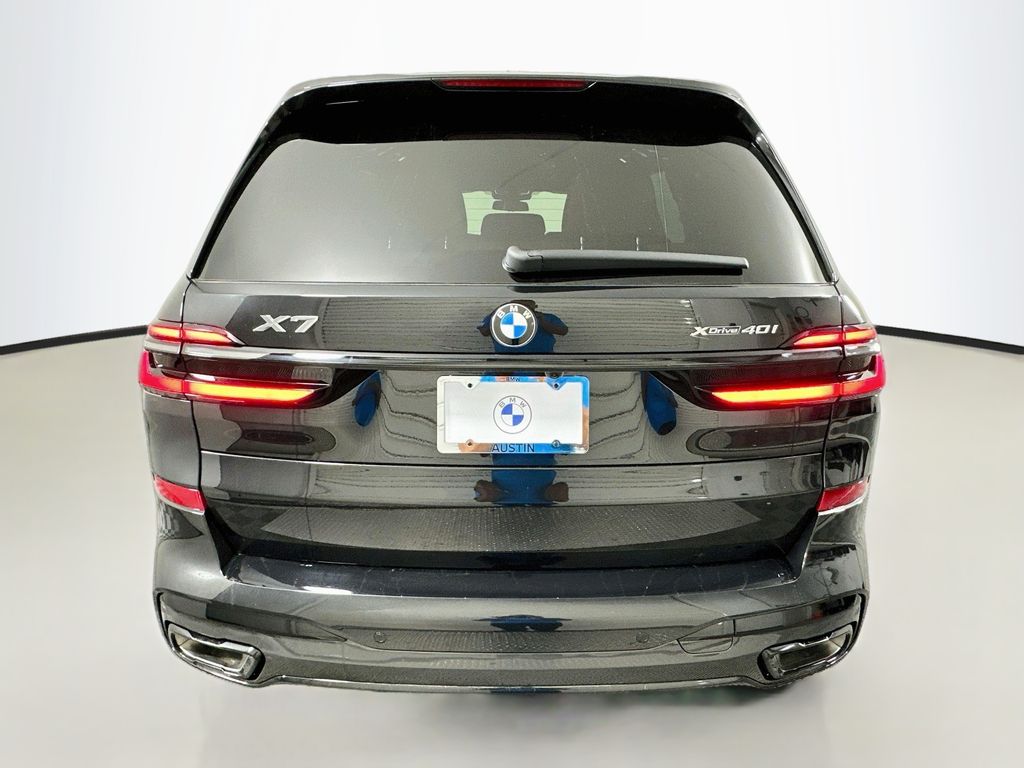 Thumbnail: 2027 BMW X7 - 6