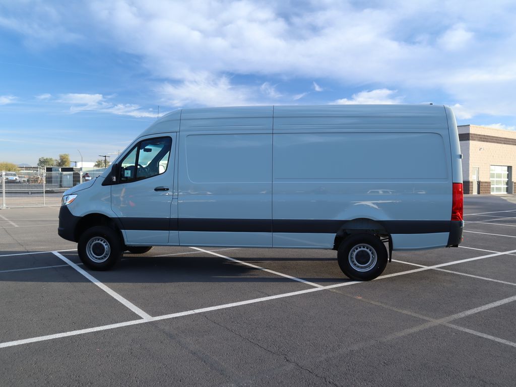 2025 Mercedes-Benz Sprinter 2500 8