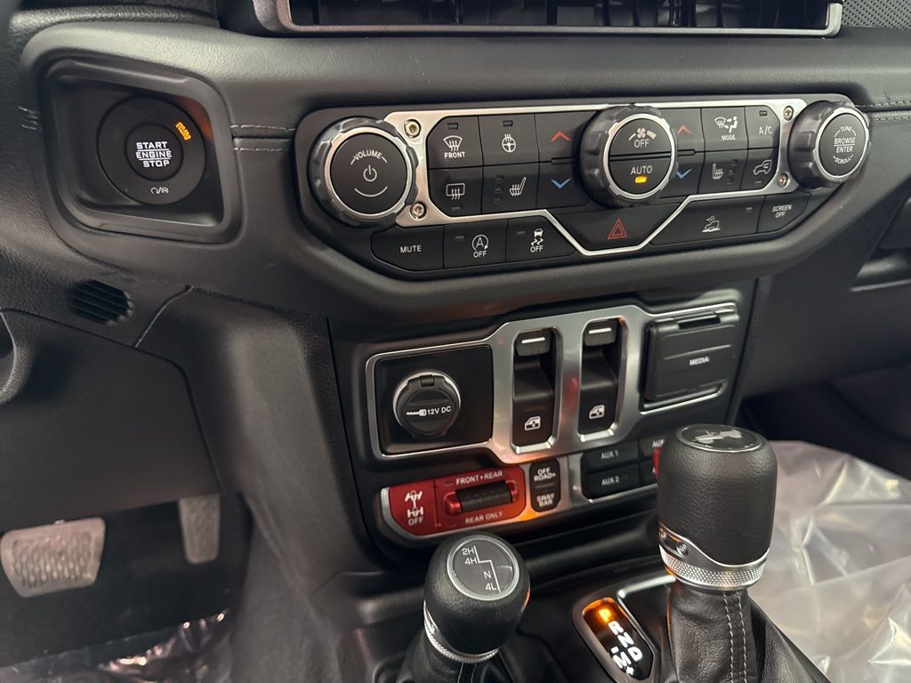 2025 Jeep Wrangler Rubicon White at Martin Chrysler Dodge Jeep Ram