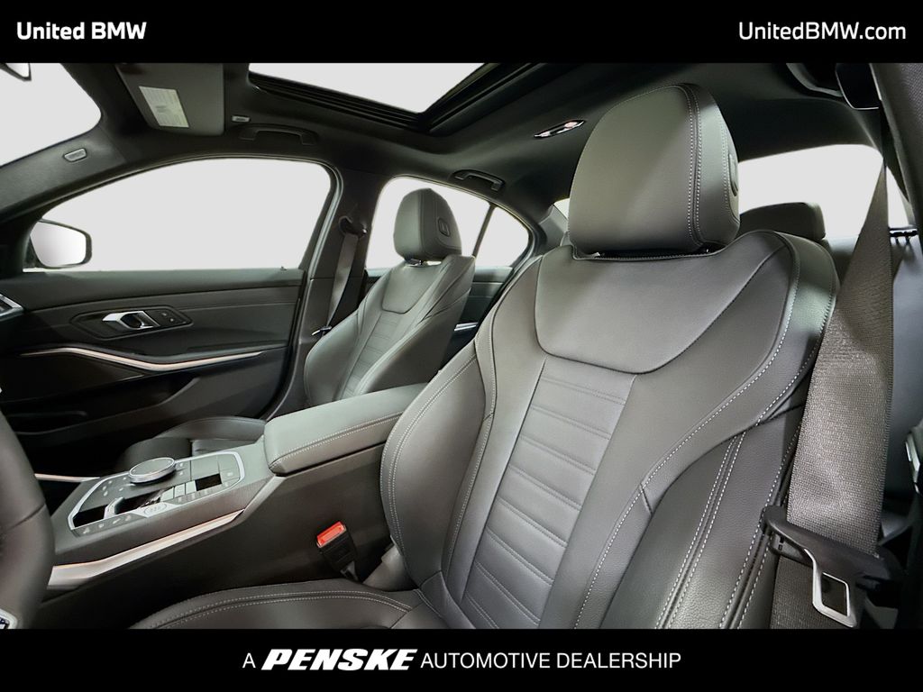 Thumbnail: 2026 BMW 3 Series - 5