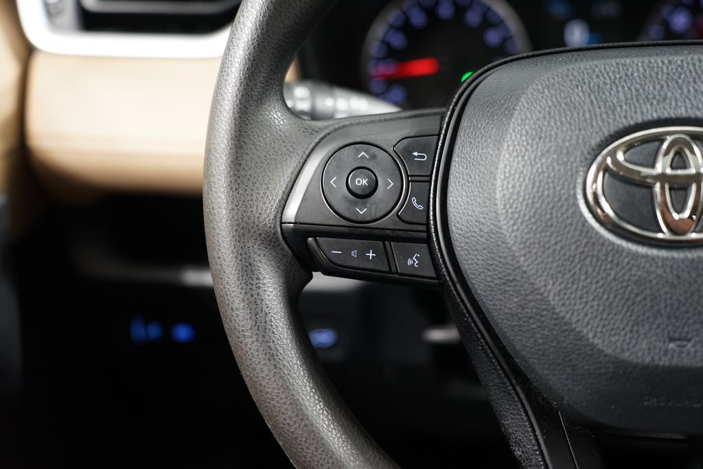 2020 Toyota RAV4 XLE 14