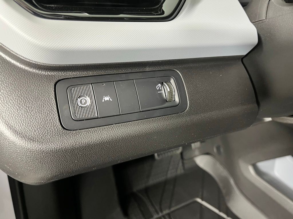 Thumbnail: 2027 Chevrolet Bolt EV - 26