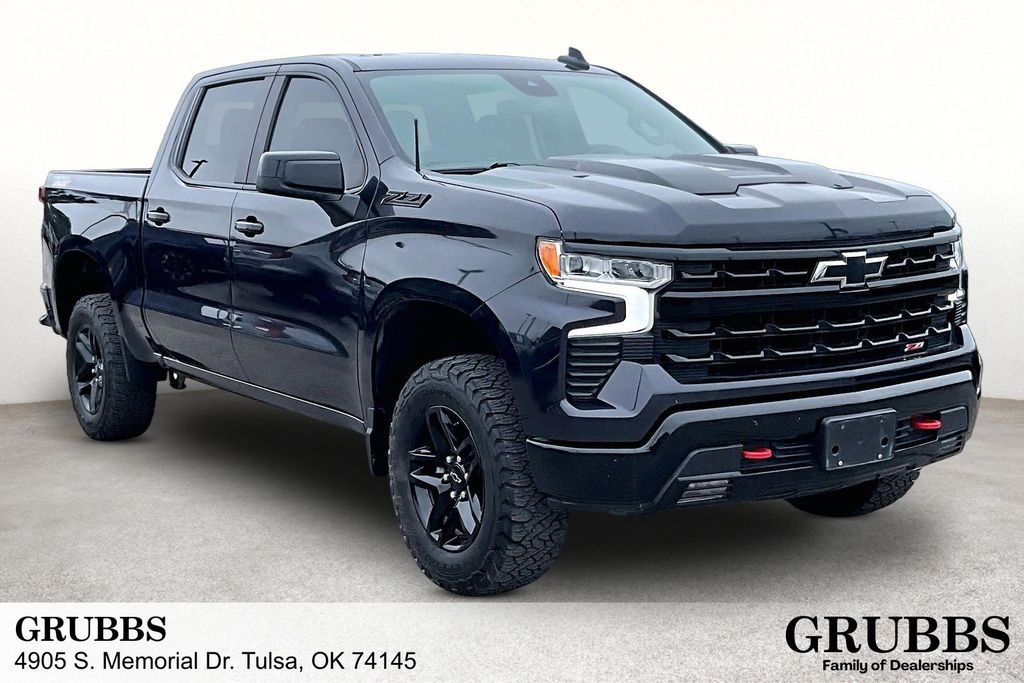 Dark Ash Metallic 2023 Chevrolet Silverado 1500 LT Trail Boss Crew Cab 4WD Pickup Truck Four-Wheel Drive Automatic