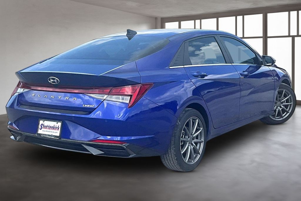 Used 2023 Hyundai Elantra Sedan