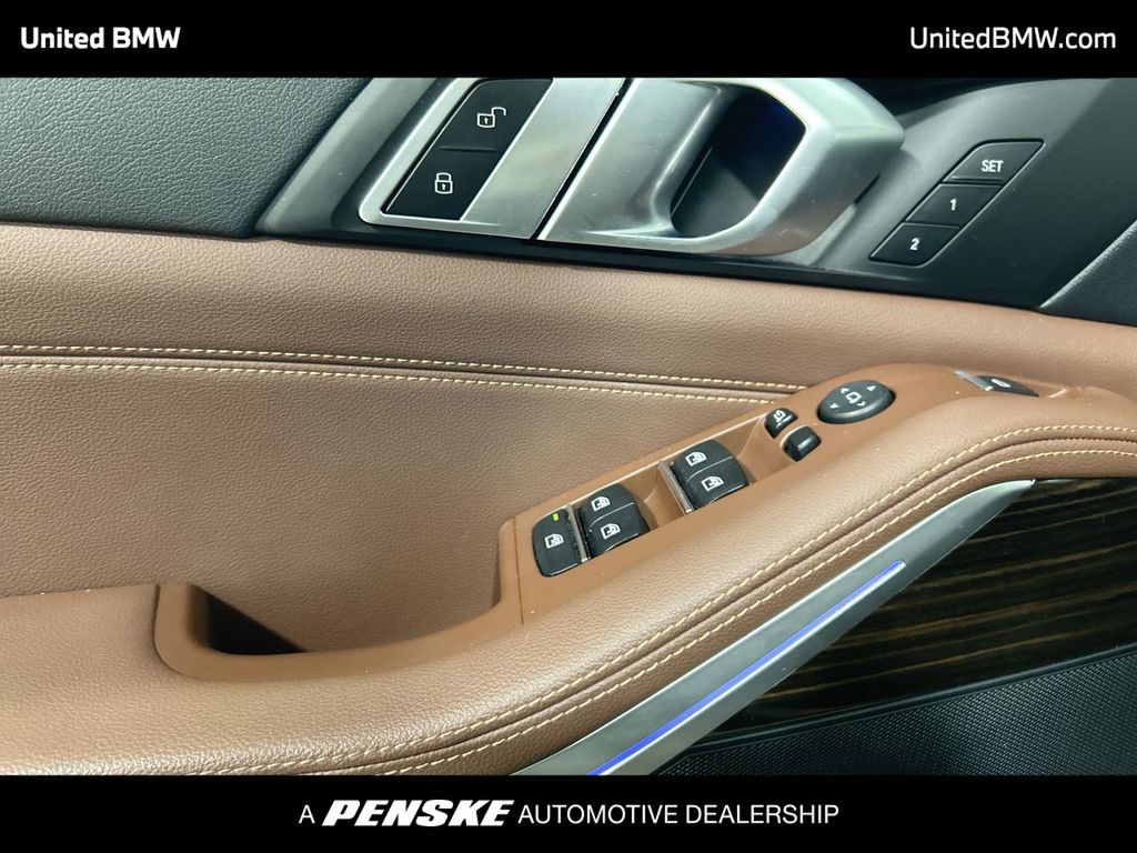Thumbnail: 2021 BMW X5 - 11