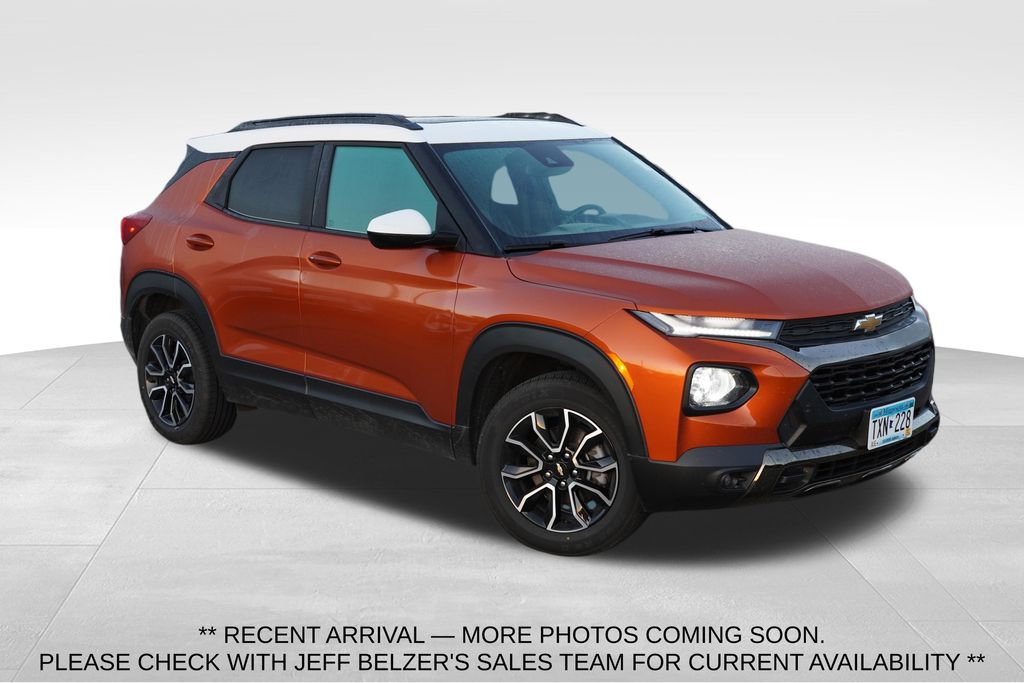 Orange Metallic 2022 Chevrolet Trailblazer SUV / Crossover Four-Wheel Drive 9-Speed Automatic