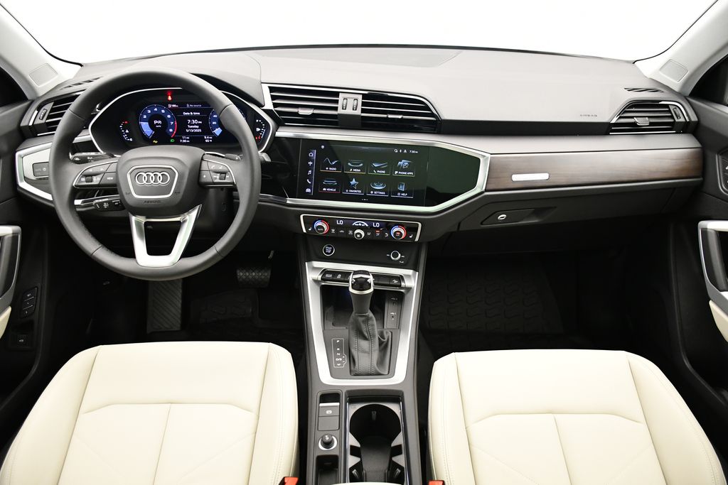 Thumbnail: 2025 Audi Q3 - 21