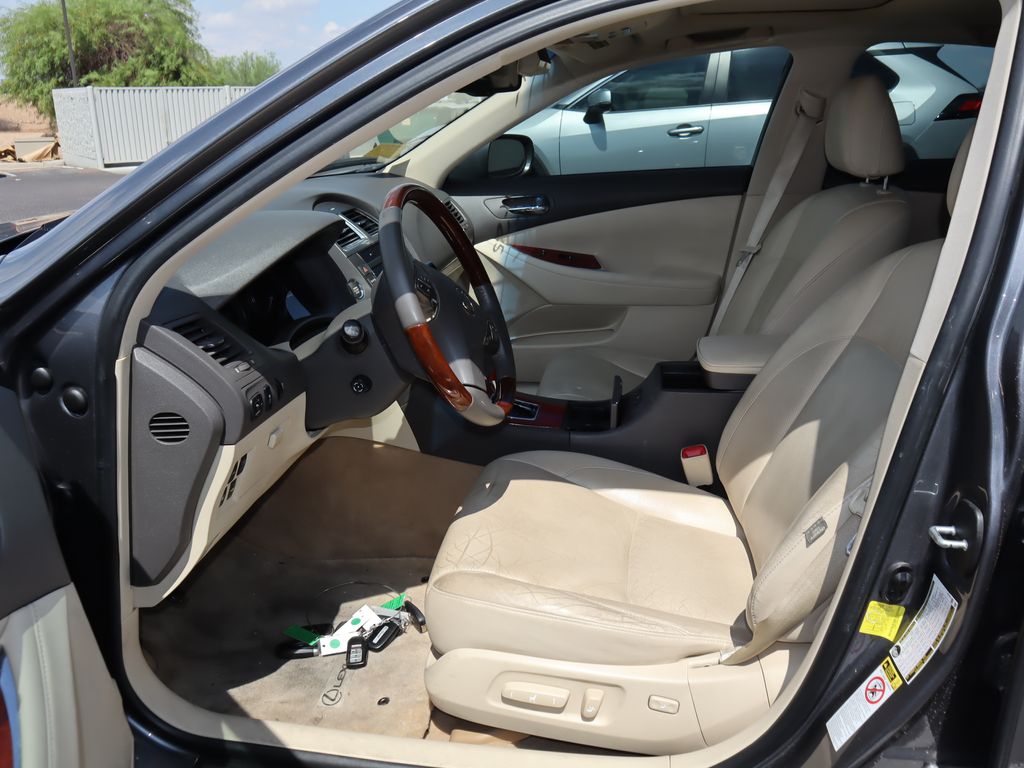 Thumbnail: 2012 Lexus ES - 9