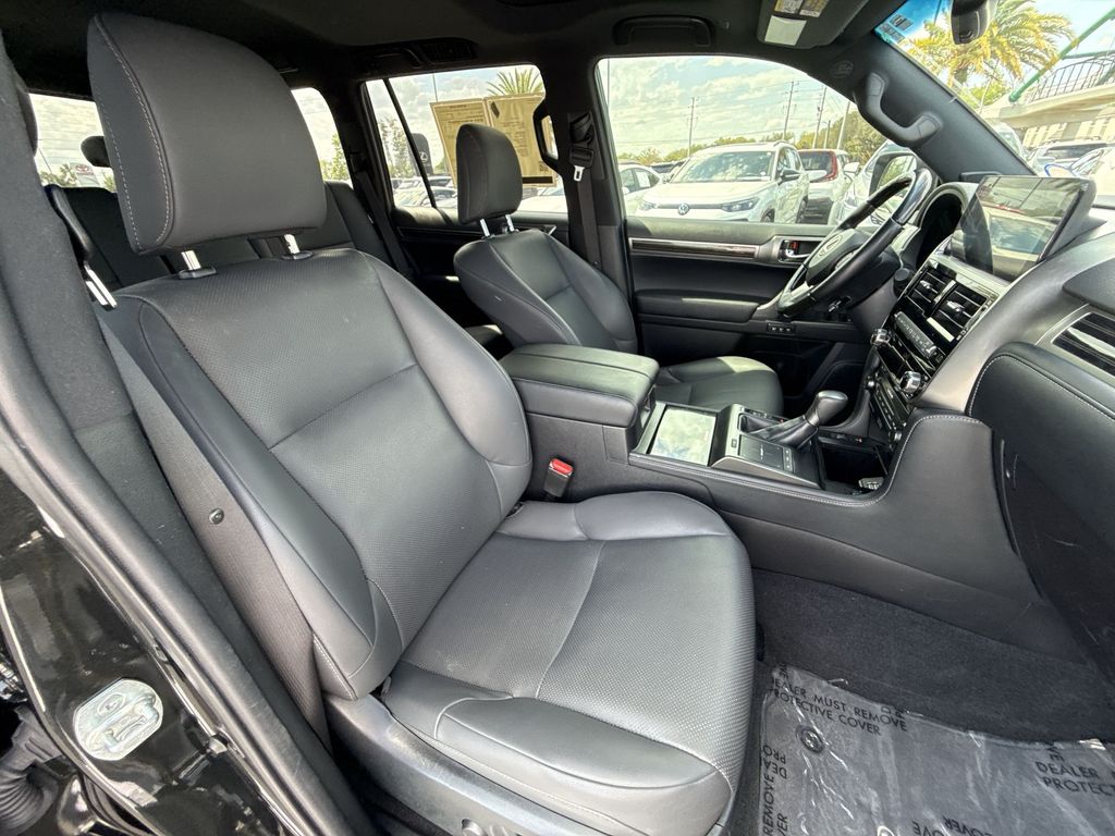 Thumbnail: 2023 Lexus GX - 15