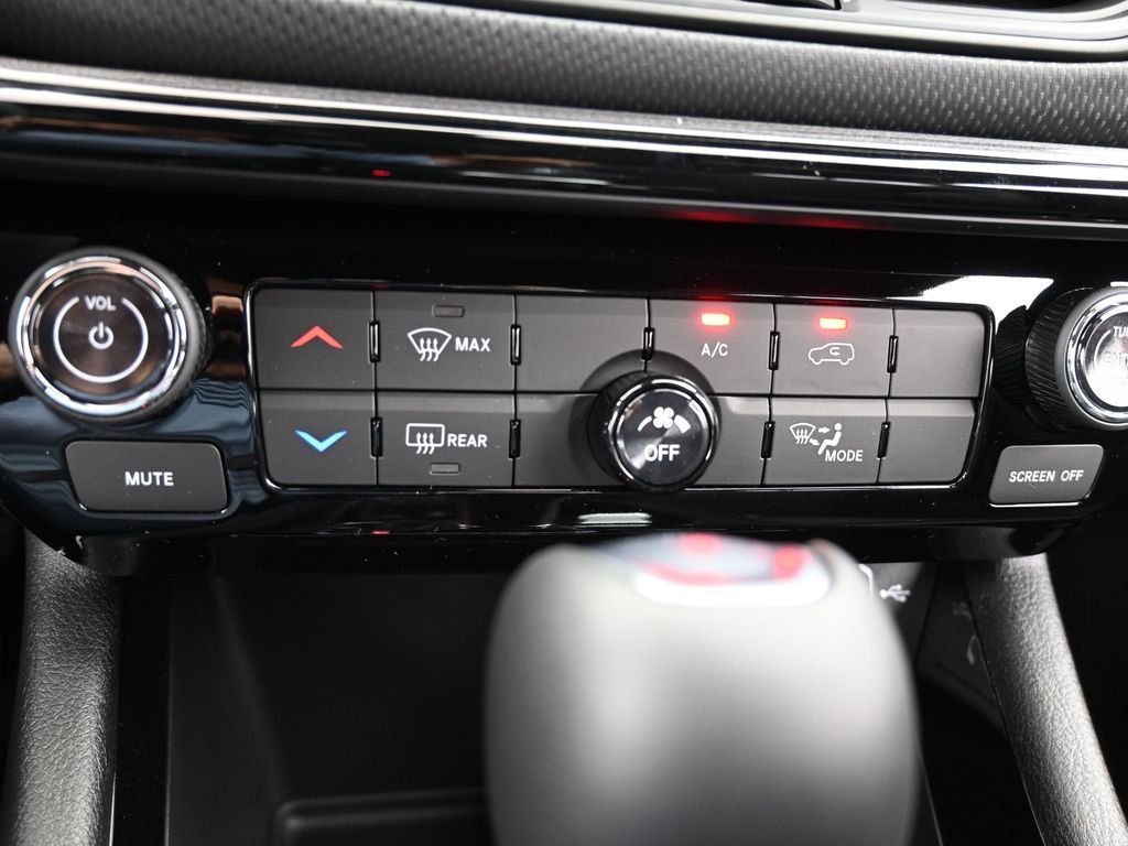 New 2026 Joose Jeep Latitude image 19