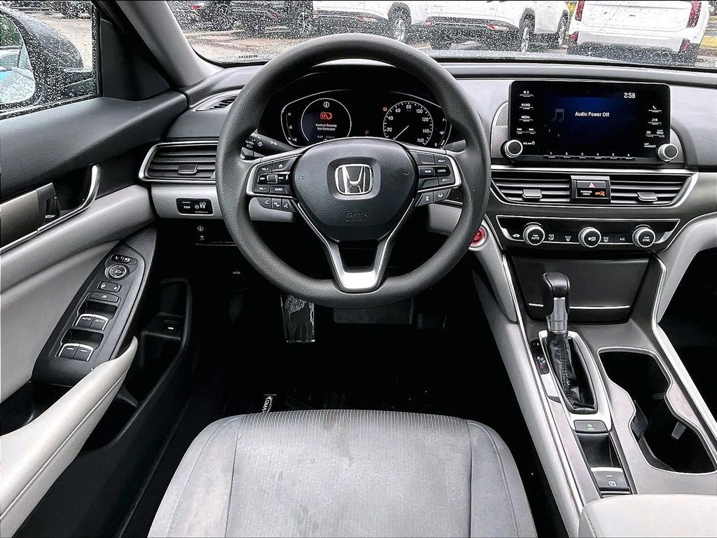 2020 Honda Accord — photo 17