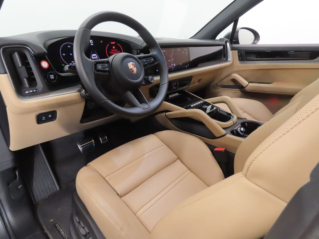 Thumbnail: 2026 Porsche Cayenne - 4