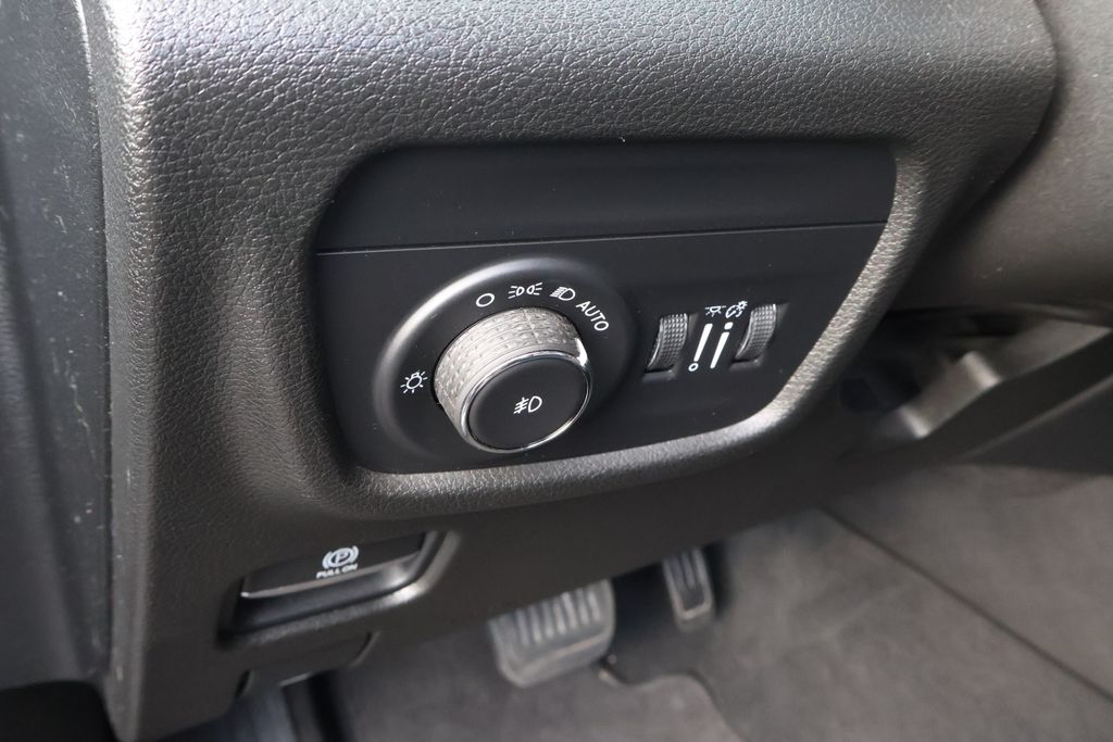 Thumbnail: 2022 Jeep Grand Cherokee L - 15