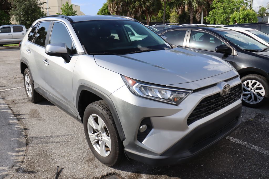 2021 Toyota RAV4 XLE 6