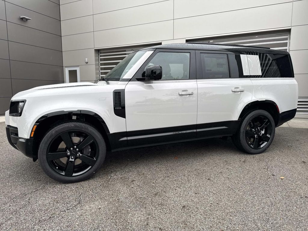 New 2026 Gray Land Rover X-Dynamic SE image 3