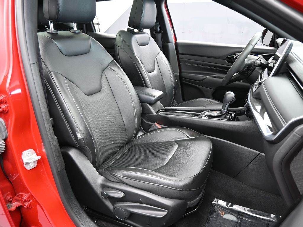 Used 2023 Redline Pearlcoat Jeep High Altitude image 31