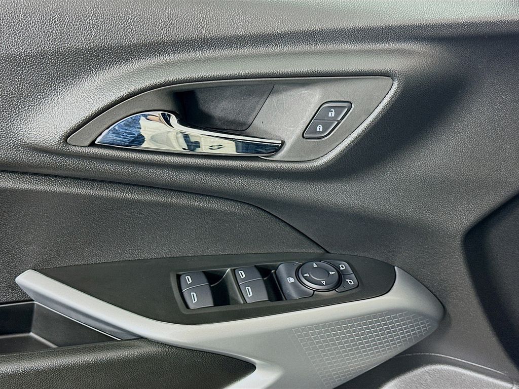 Thumbnail: 2026 Chevrolet Trax - 17