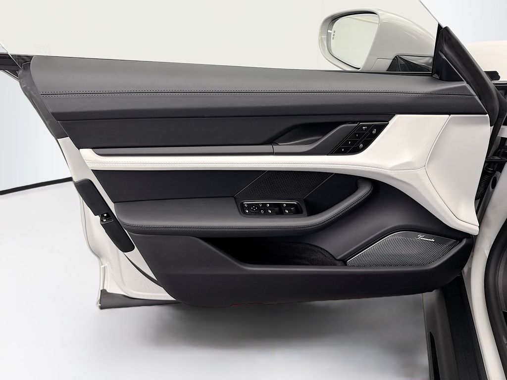 Thumbnail: 2026 Porsche Taycan - 25