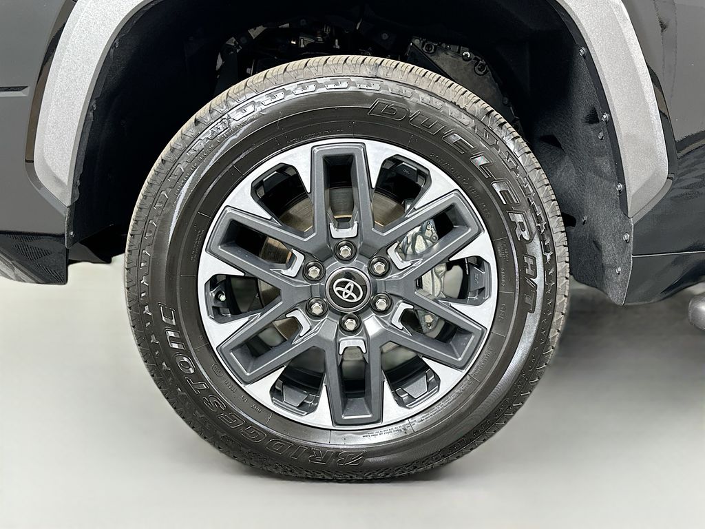 2025 Toyota Tundra Limited 32