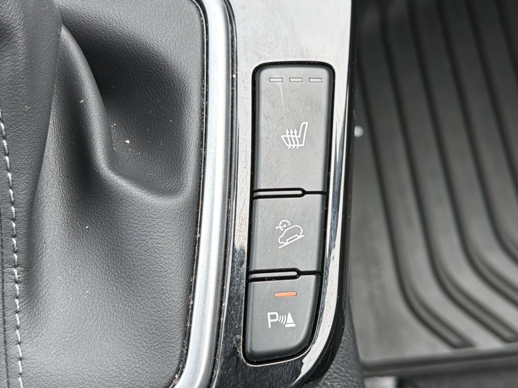 Used 2025 Kia Seltos SUV