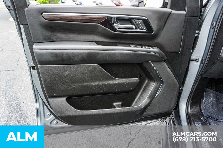 Used 2025 Gray Chevrolet LT image 49