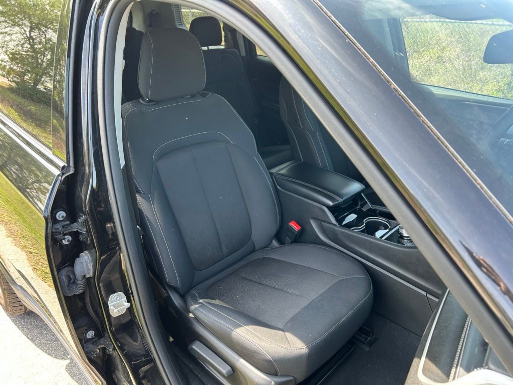 Thumbnail: 2023 Jeep Grand Cherokee L - 16