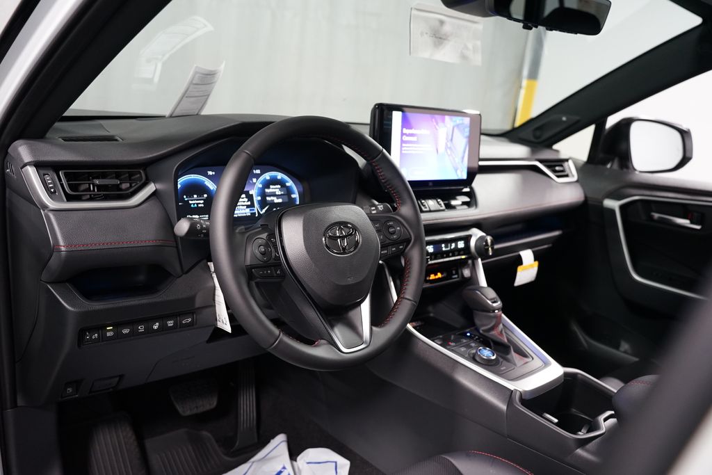 Thumbnail: 2025 Toyota RAV4 - 11
