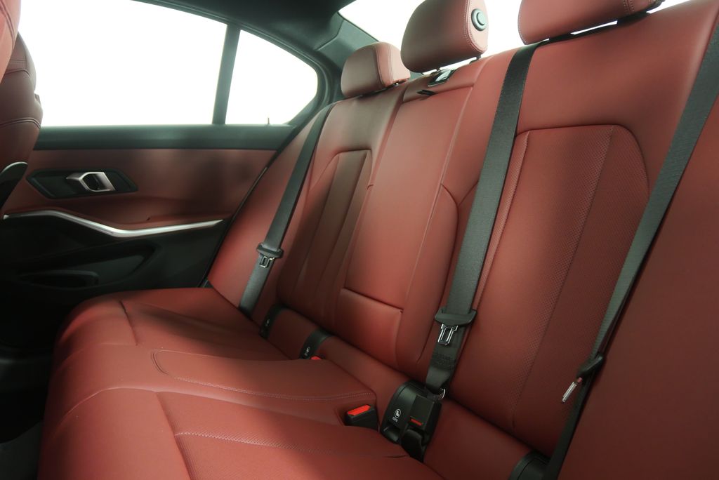Thumbnail: 2026 BMW 3 Series - 15
