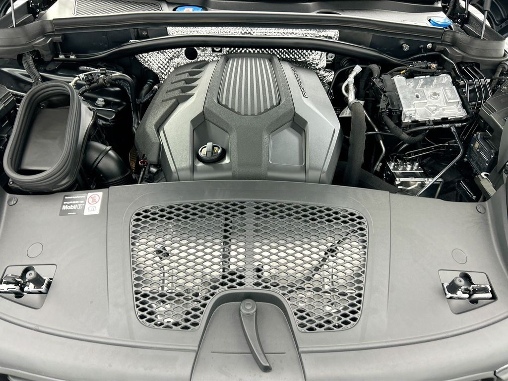 Thumbnail: 2026 Porsche Macan - 30