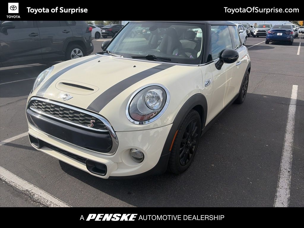 2015 MINI Cooper Base -
                  Surprise, AZ