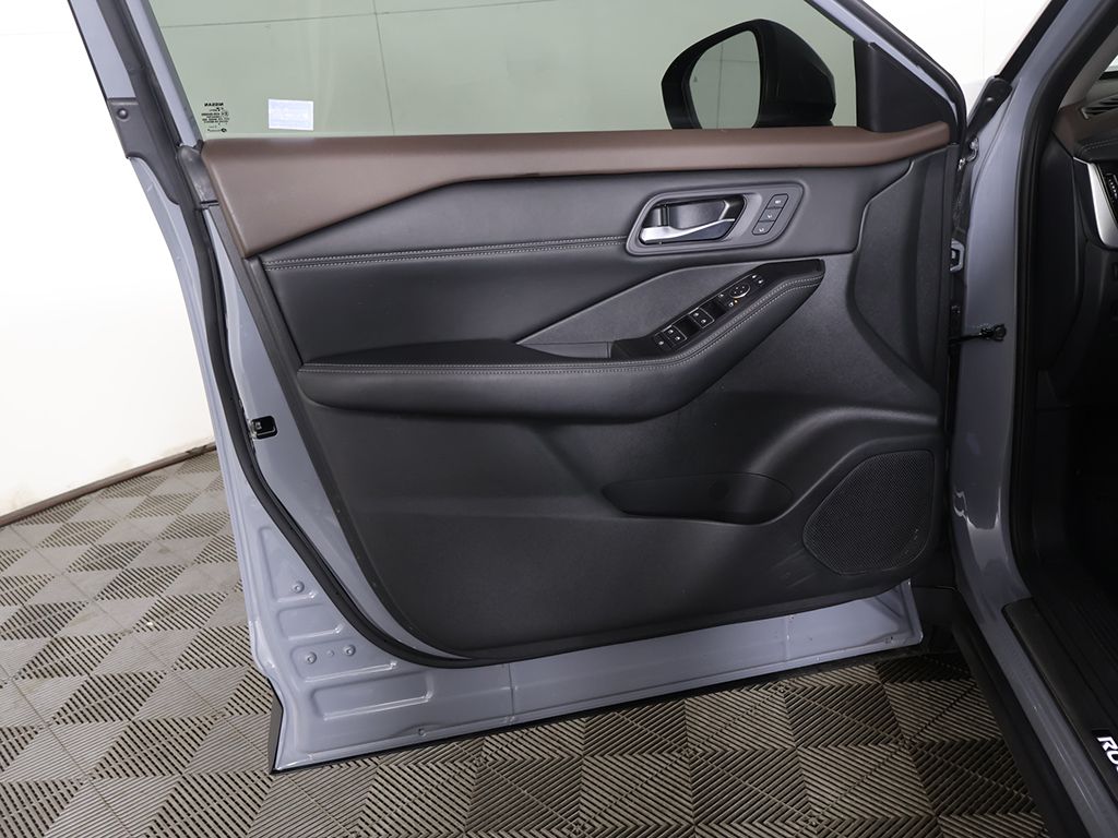 Used 2023 Gray Nissan SL image 22
