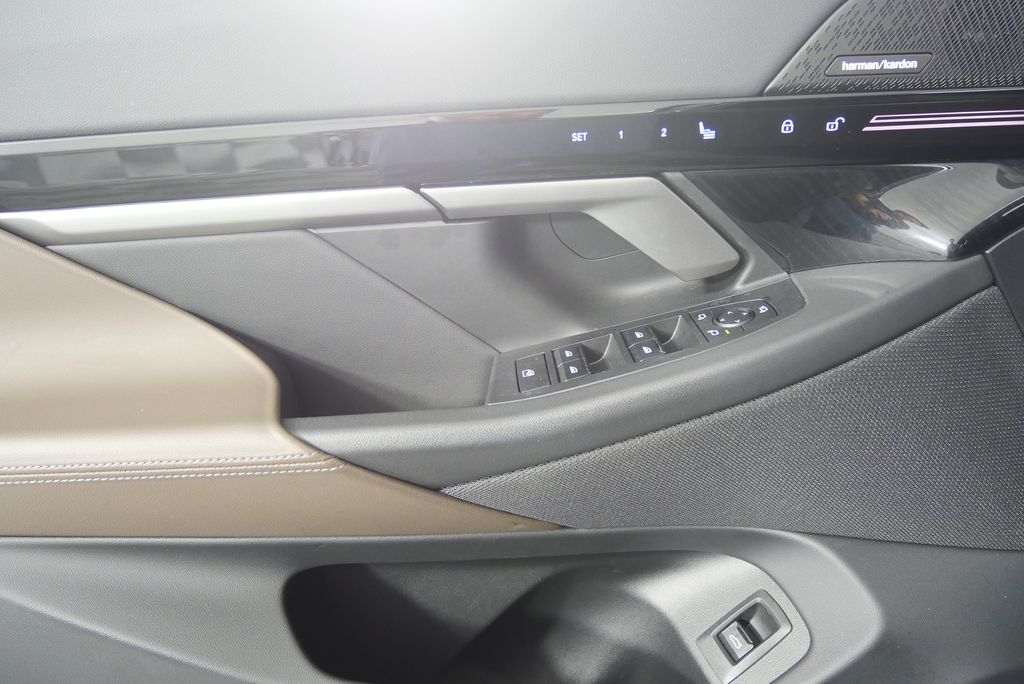 Thumbnail: 2024 BMW 5 Series - 9