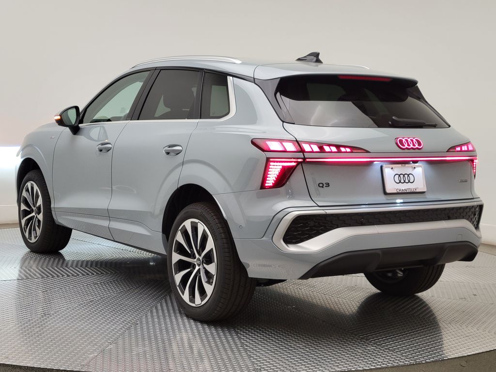 Thumbnail: 2026 Audi Q3 - 4