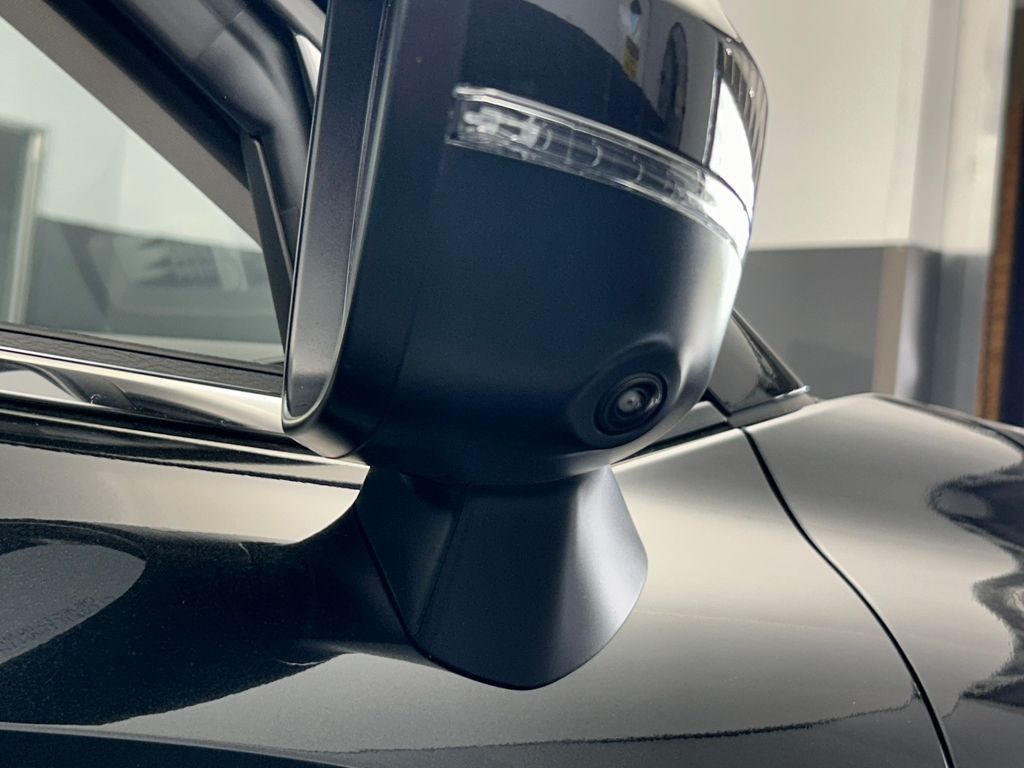 New 2026 Black Diamond Mitsubishi SE image 50