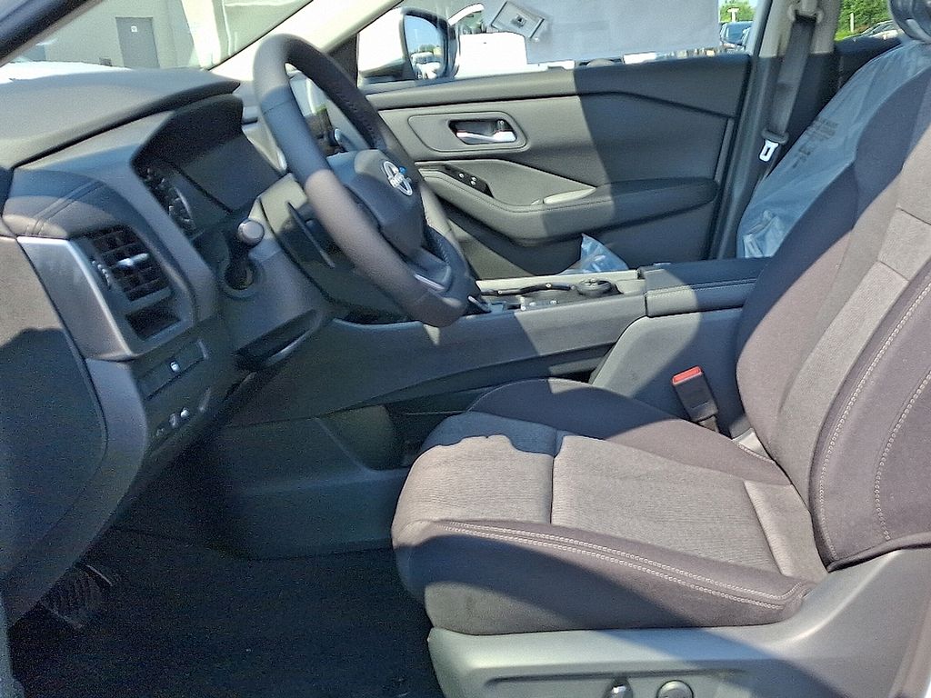 Thumbnail: 2026 Nissan Rogue - 5
