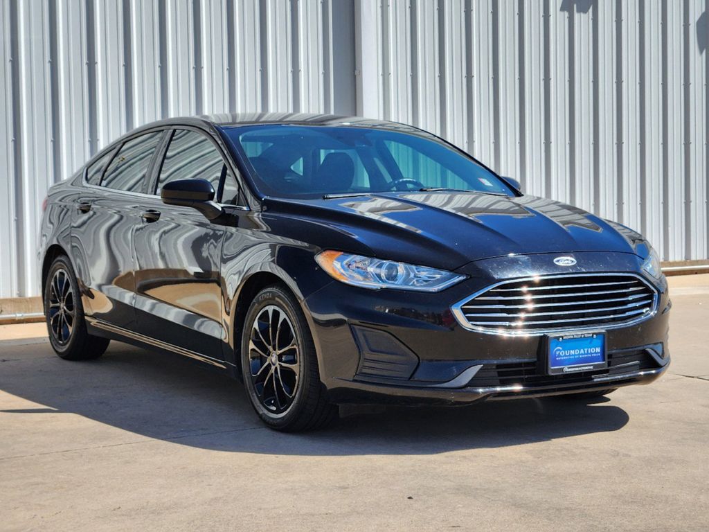 2020 Ford Fusion SE 3