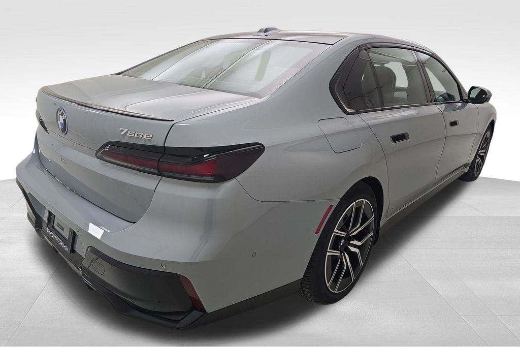 2026 Bmw 750e 750e xDrive photo 8
