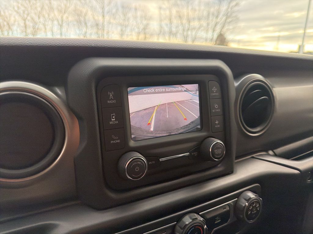 Thumbnail: 2021 Jeep Wrangler - 31